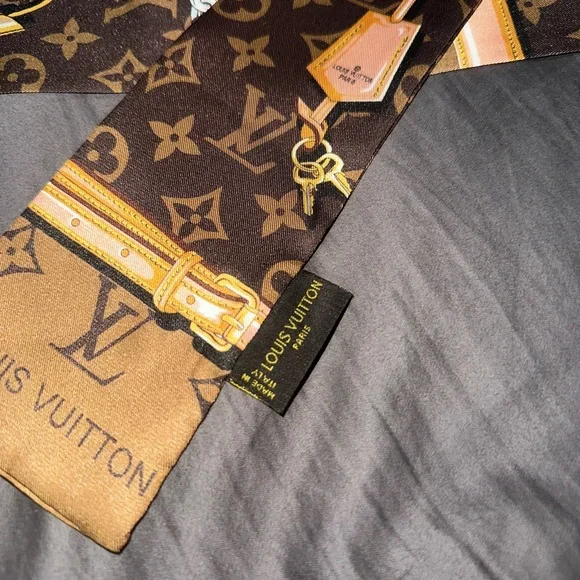 Louis Vuitton Monogram Confidential Bandeau Scarf - Picture 3 of 4